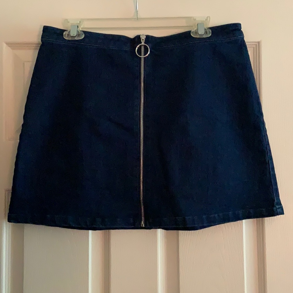Zip up denim skirt